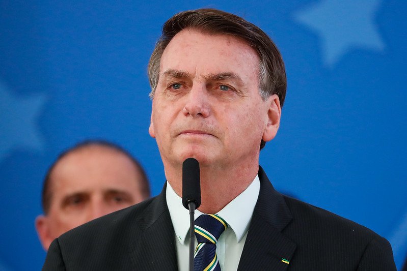 Bolsonaro chorou durante a pandemia ao ver comércios fechando, relatou Gilmar Mendes