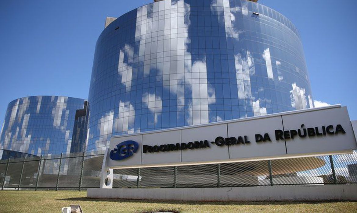 PGR investiga possíveis fraudes em matrículas do EJA em 10 estados do Norte e Nordeste