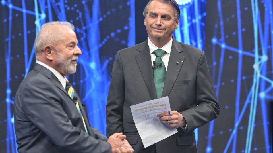 Paraná Pesquisas aponta que Bolsonaro venceria Lula se estivesse elegível