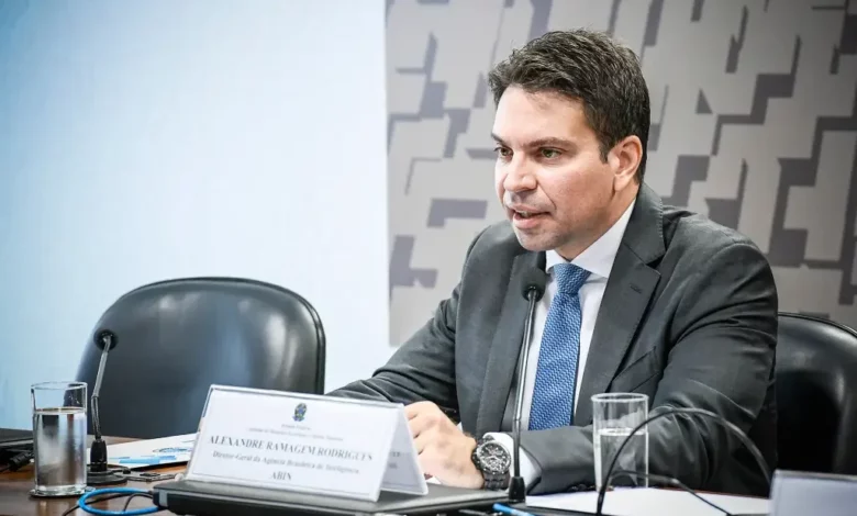 Deputado entra na justiça para barrar Mercadante no BNDES - Hora Brasília