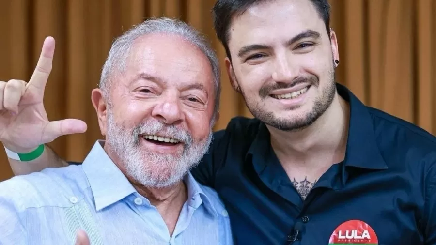 “Saia desta merda e aguarde o mimado desistir de causar instabilidade política no Brasil”, aconselha Felipe Neto