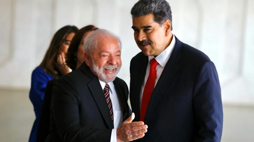 Silêncio de Lula diante das ameaças de Maduro coloca governo brasileiro em saia-justa