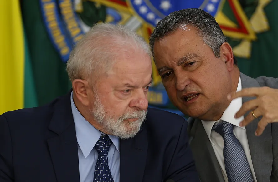 Rui Costa “armou” com Lula demissão de Jean Patres na Petrobras, diz colunista