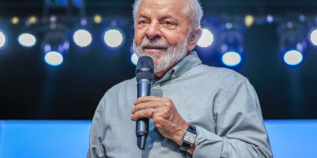 TCU libera relógio para Lula, mas relógio de Bolsonaro vira inquérito no STF