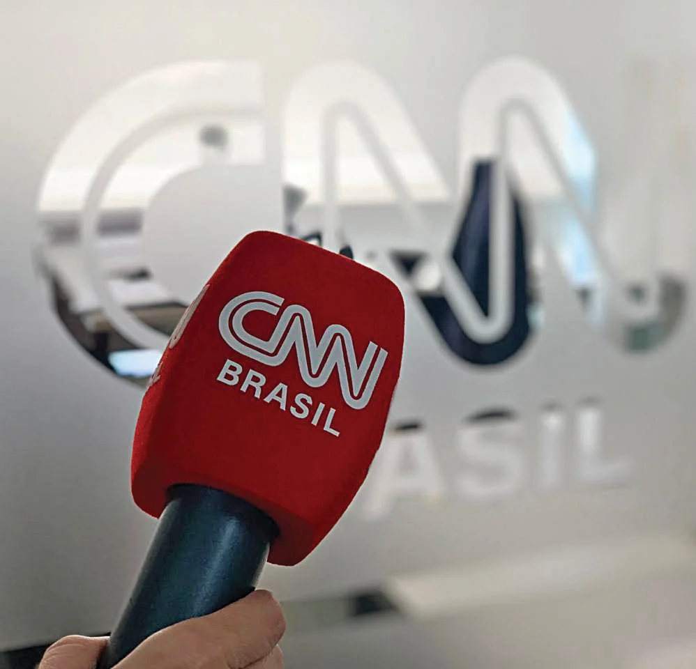 Repórter da CNN Brasil despenca de prédio em Brasília após marcar encontro via aplicativo