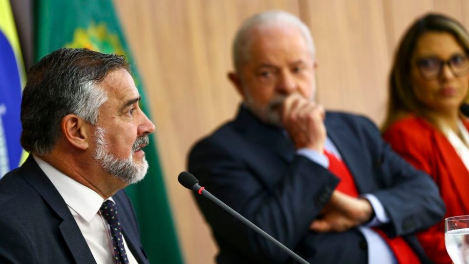 Lula escolhe Paulo Pimenta para liderar reconstrução do Rio Grande do Sul após enchentes