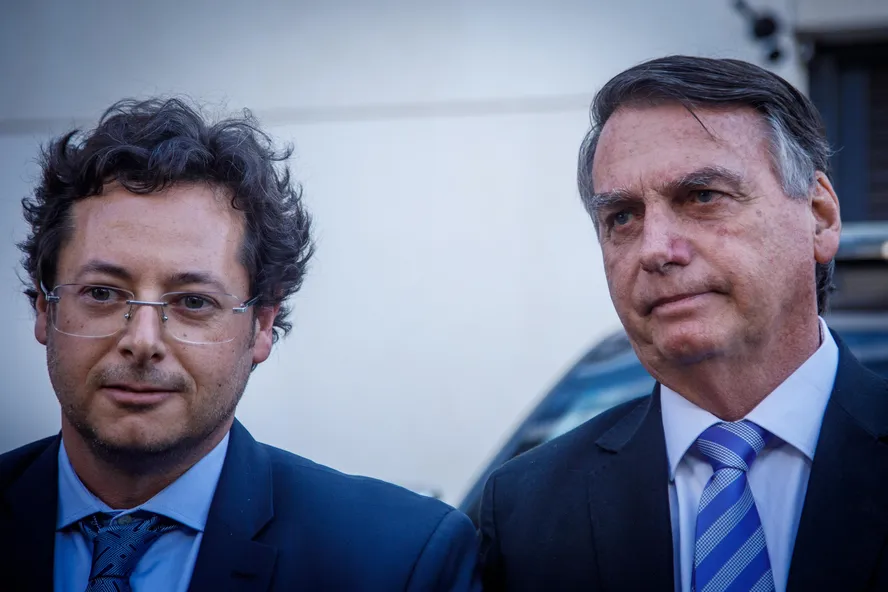Traições e Deslealdade: Wajngarten, o “Cavalo de Troia” na Família Bolsonaro?