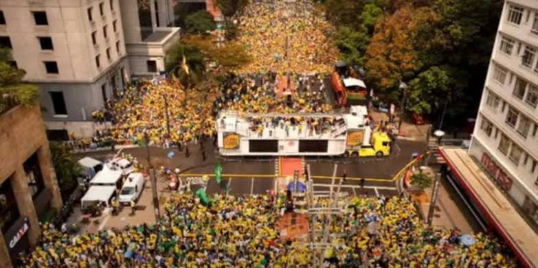 Ato com Bolsonaro na Avenida Paulista reuniu cerca de 45 mil pessoas, segundo levantamento da USP